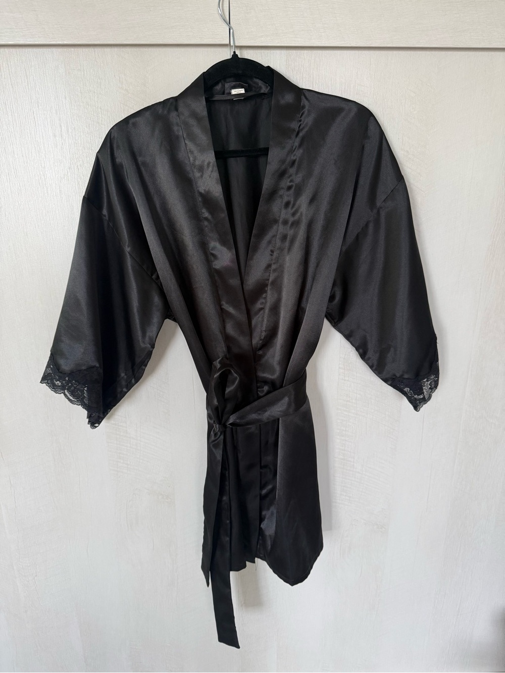 Frederick's of Hollywood Black Satin Kimono Robe Lace Trim Belted Lingerie